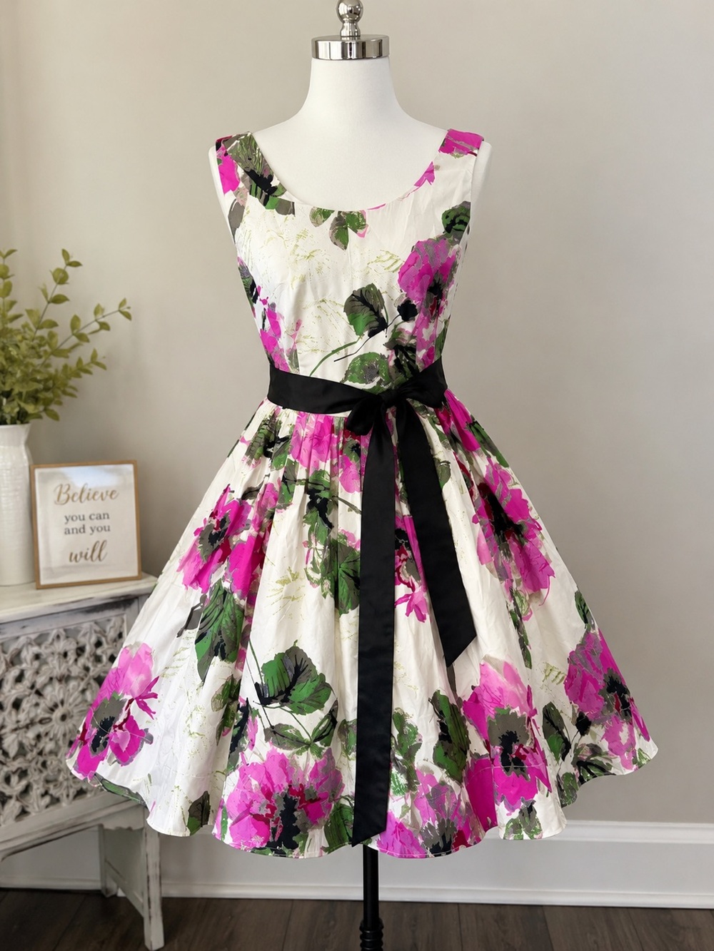 ELLE Floral Fit Flare Dress Women’s Sz 10 Pink Black White Party Cocktail Dress